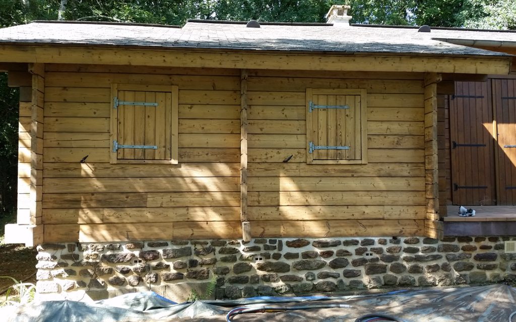 Decaporne-chalet-en-cours-de-décapage2